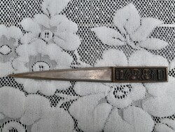 Muharos? Kopcsányi? Percz? Tömör bronz levélbontó