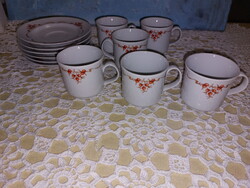 Alföldi csipkebogyós porcelán kávés csészék, tányérral