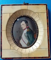 Napoleon mini portréja , csontberakásos keretben