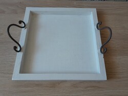 Fehér fa tálca fém fülekkel (26x26 cm)