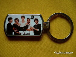 ONE DIRECTION FÉM KULCSTARTÓ