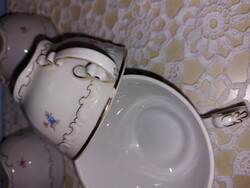 Zsolnay arany szélű, barokkos teás csésze, 1db van, kis lepattanással