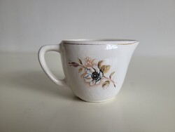 Régi vintage virágos Kispest Gránit tejszínes szószos tejkiöntő virág mintás kiöntő