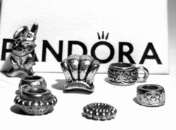 7 db ezüst (925) charm 6,6 gramm súlyban!  Pandora kompatibilis. Egyben szeretném eladni!