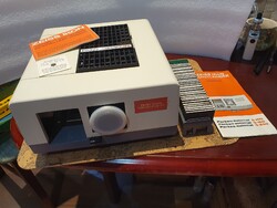 Retro zeiss ikon diavetítő dobozában újszerű állapotban