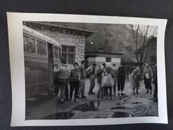 Régi fotó buszos kirándulás az 1960-as években