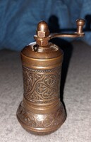 Vintage Török borsdaráló, fém