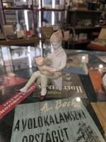 Aquincum porcelán kislány macival