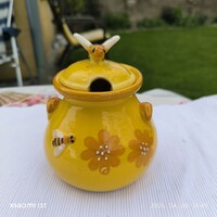 Sárga színű, méhecskés kerámia méztartó, fűszertató eladó! 15 x 10 cm