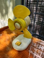 Retro designe ventillátor sárgában