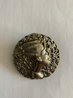 Áttört bross egyiptomi antik motívummal – 1960-as évekből
