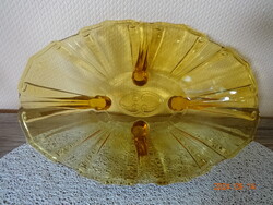 Szép régi, lábakon álló, borostyánsárga üveg kínáló tál, gyümölcsös tál, asztalközép