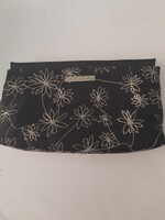 Kistáska, alkalmi, eredeti Givenchy, ezüst virághimzéssel