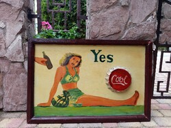 Nagyméretű,Vintage Coca-Cola "Yes Cool" fali dekoráció fa táblán. Ritka darab! Méretei: 61x91 cm.
