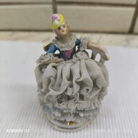 Csipkeruhás hölgy porcelán figura eladó! Mini porcelán