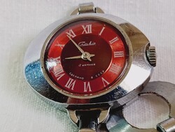 Watch wristwatch 025 - slava - 17 jewels mechanical wind-up retro 21x28mm