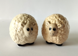 2 DB JÓPOFA KERÁMIA BÁRÁNY FIGURA ASZTALI FŰSZERTARTÓK (SÓ ÉS BORSSZÓRÓ)