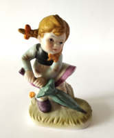 HUMMEL JELLEGŰ ESŐERNYŐS KISLÁNY PORCELÁN FIGURA,SZOBOR,NIPP