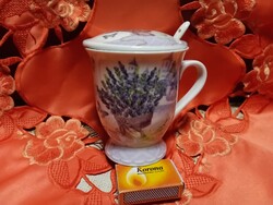 Levendulás,  porcelán teás csésze  tetővel  és  kanállal