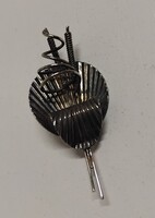RETRO SZÉP ÁLLAPOTÚ  IPARMŰVÉSZETI  BROSS KITŰZŐ