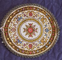 Régi  kör gobelin terítő vitrinbe (L5495)