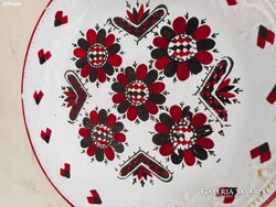 Festett virágos falitányér (GRÁNIT, Kispest)  Hibátlan, átmérő 24  cm.
