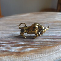 Pazar régi réz bika szobrocska (4,3x2x1,5 cm)
