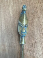 TÖMÖR RÉZ AFRIKAI MASZK PORTRÉ, LEVÉLBONTÓ KÉS, ÍRÓASZTAL DÍSZ 22 CM
