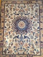 Eladó eredeti kézi csomózású Nain perzsa szőnyeg – 136 x 90 cm