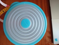 Tupperware  tál fedővel  eladó