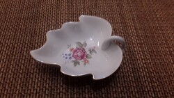 Hollóháza levél formájú porcelán ékszer tartó.