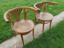 Eredeti jelzett Thonet Karfás székek párban.