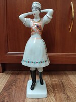Hollóházi porcelán - kazári nő