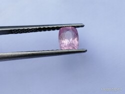 0.99ct 6.4x4.8mm Extrém Gyönyörű, Top Pink Spinell Ékkő