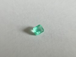 0.32ct 4.5x3.7mm Valódi, Természetes, Gyönyörű Smaragd Drágakő