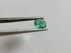 0.62ct 5.7mm Valódi, Természetes, Gyönyörű Smaragd Drágakő