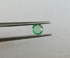 0.33ct 4.5mm Valódi, Természetes, Gyönyörű Smaragd Drágakő