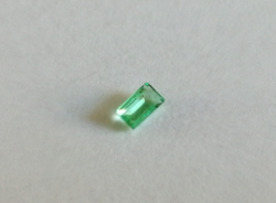 0.11ct 4x2.3mm Valódi, Természetes, Gyönyörű Smaragd Drágakő