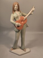 Aquincumi gitározò lány/ Nagy méretű 25cm