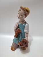Ráhmer Mária kerámia cipész kisfiú figura, szobor 24,5 cm