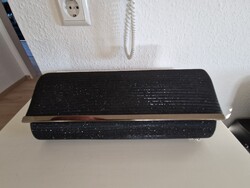 Alig használt elegáns, csillogó, fekete clutch női táska, ezüst színű fém vállpánttal