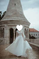 Menyasszonyi ruha fátyollal