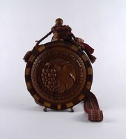 1V704 Régi gazdagon faragott jugoszláv fa kulacs régi évszámos fafaragás 23 cm