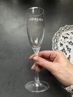 Törley logózott pezsgős poharak párban