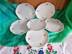 Zsolnay kis tányérok.