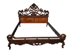 Barokk stílusú faragott ágykeret B178