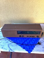 ROBOTRON RR 1022 retro működő asztali rádió.