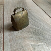 Antik réz csengő/kolomp (5,5x5,3x3,2 cm)