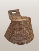 Ritkaság! Jó állapotú, kényelmes, különleges formájú, rattan szék (ülőke) eladó