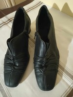 37 es női bőr cipő ,eladó